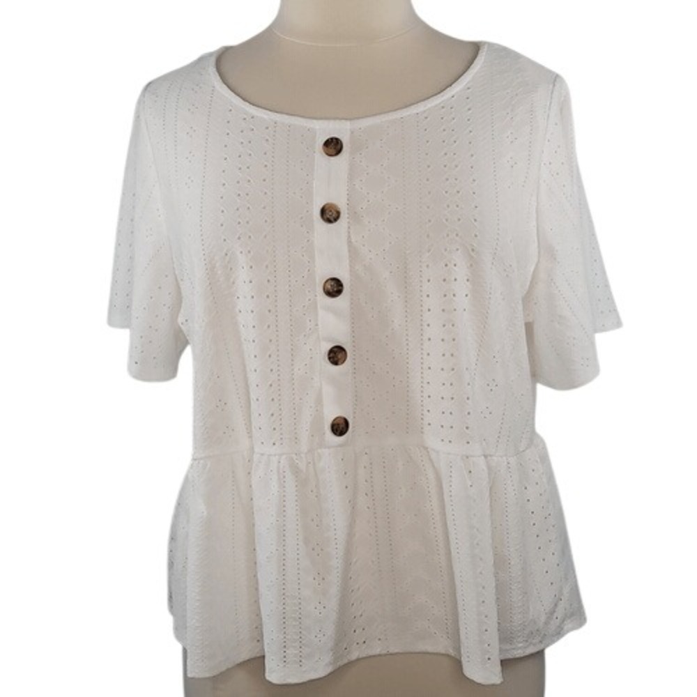Belldini White Eyelet Short Sleeve Peplum‎ Top